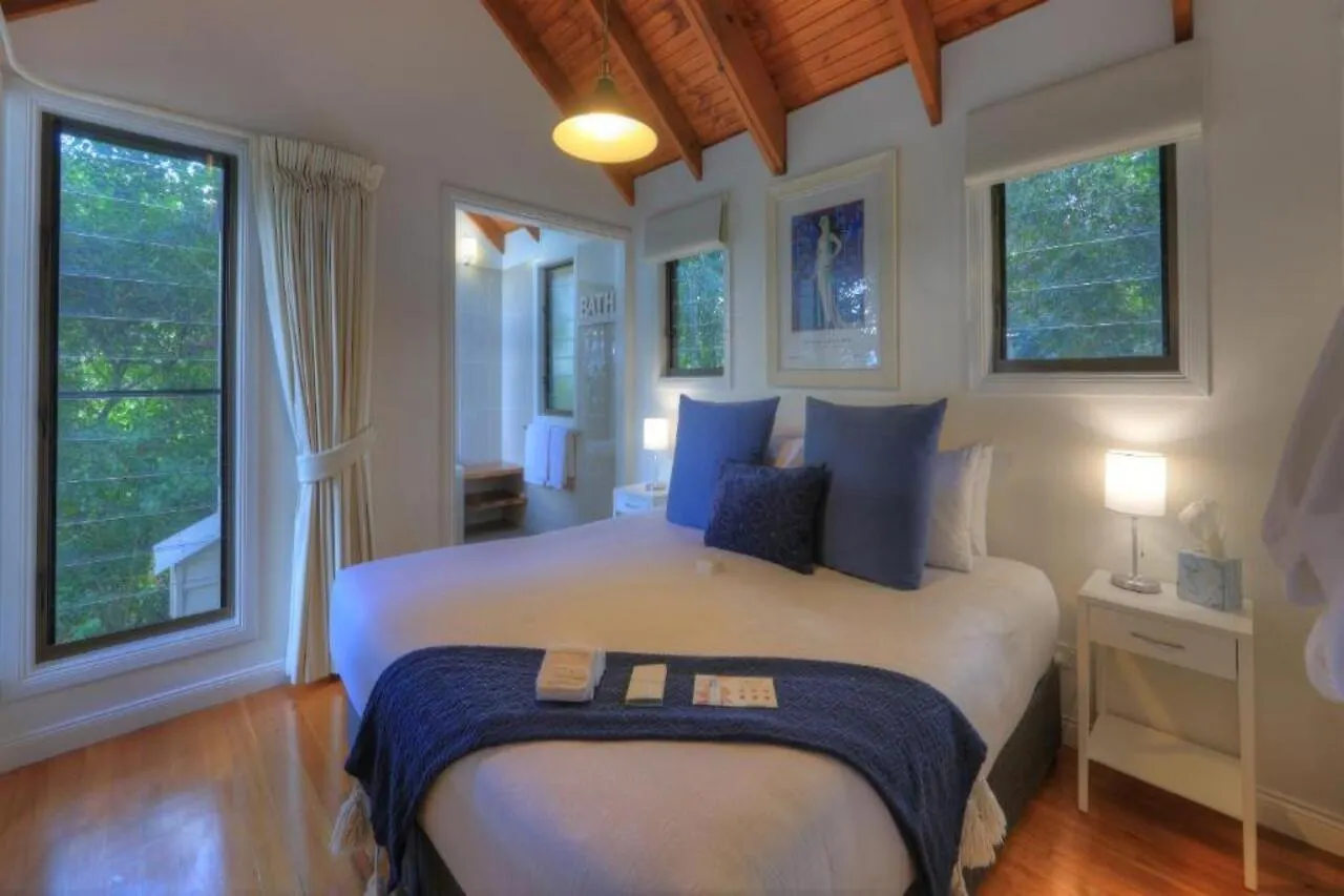 Montville Misty View Cottages Bed & Breakfast