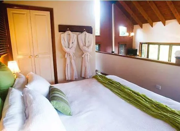 Montville Misty View Cottages Bed & Breakfast