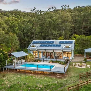 Holiday home The Farm On Razorback Ridge